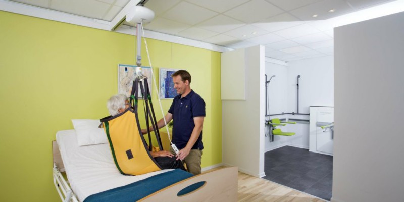Onderzoek Gezond & Zeker: plafondtilsystemen gunstig voor  zorgverlener en cliënt